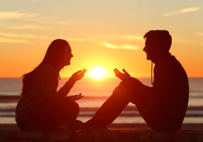 Les bienfaits des conversations sur la plage