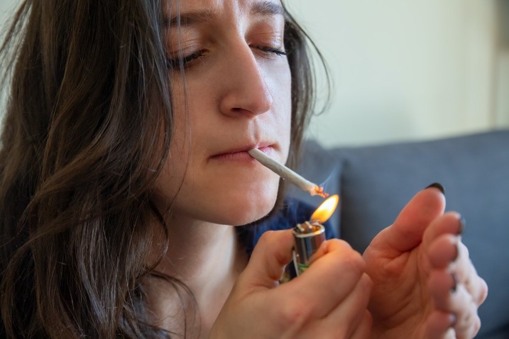 Pourquoi est-il dangereux de commencer à fumer dès l’adolescence
